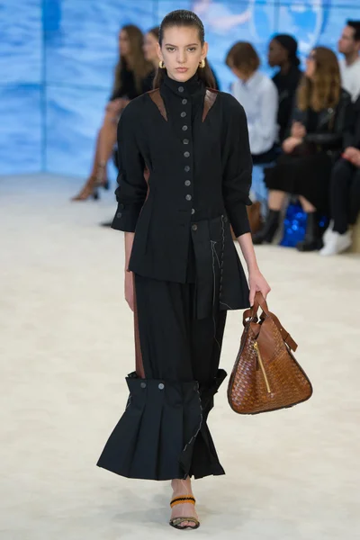 Look 26